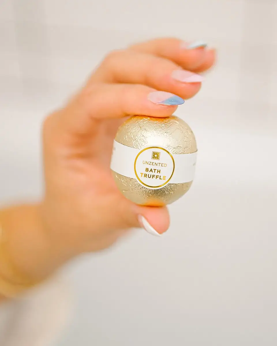 Zents Unzented 4-Piece Bath Truffle Set | Thumbnail 3