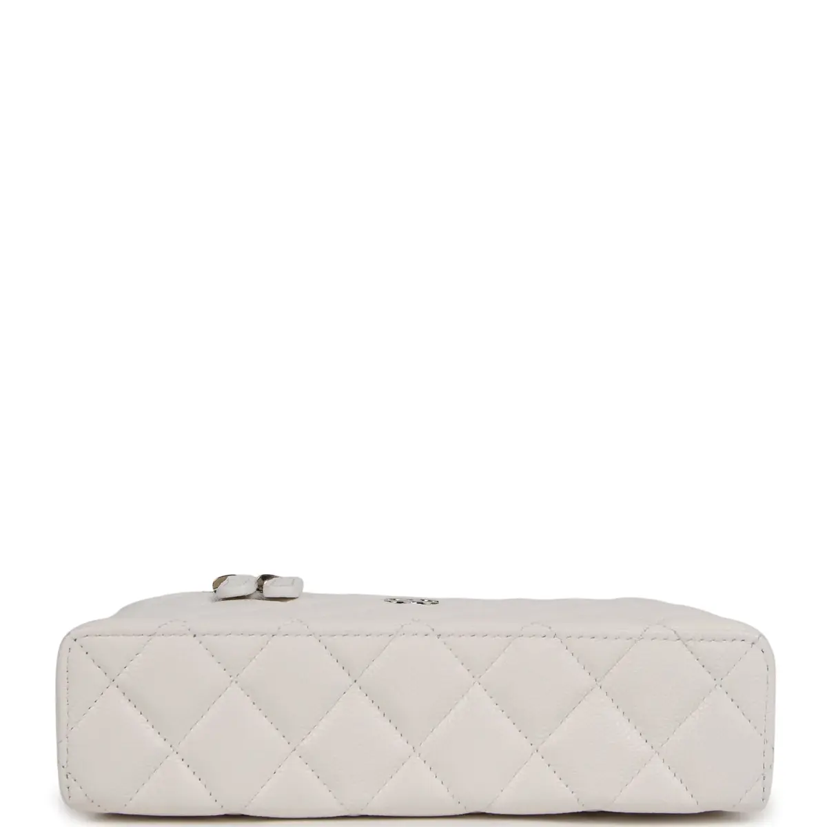 Chanel Chanel Top Handle Long Vanity Case with Chain White Shiny Caviar Light Gold Hardware | Thumbnail 5 Chanel Chanel Top Handle Long Vanity Case with Chain White Shiny Caviar Light Gold Hardware | Thumbnail 5