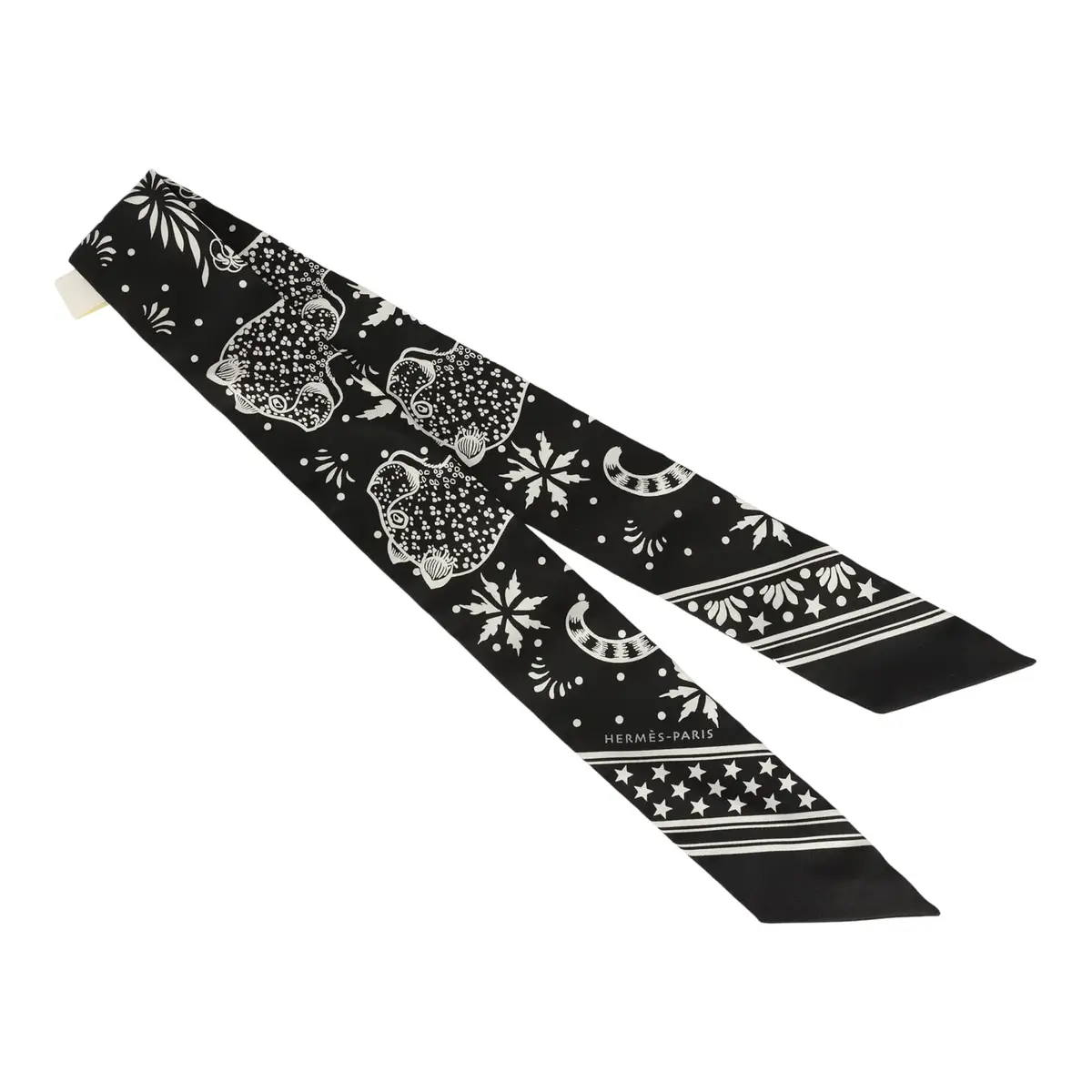 HERMÈS Hermes "Les Leopards" Black, White Silk | Thumbnail 2 HERMÈS Hermes "Les Leopards" Black, White Silk | Thumbnail 2