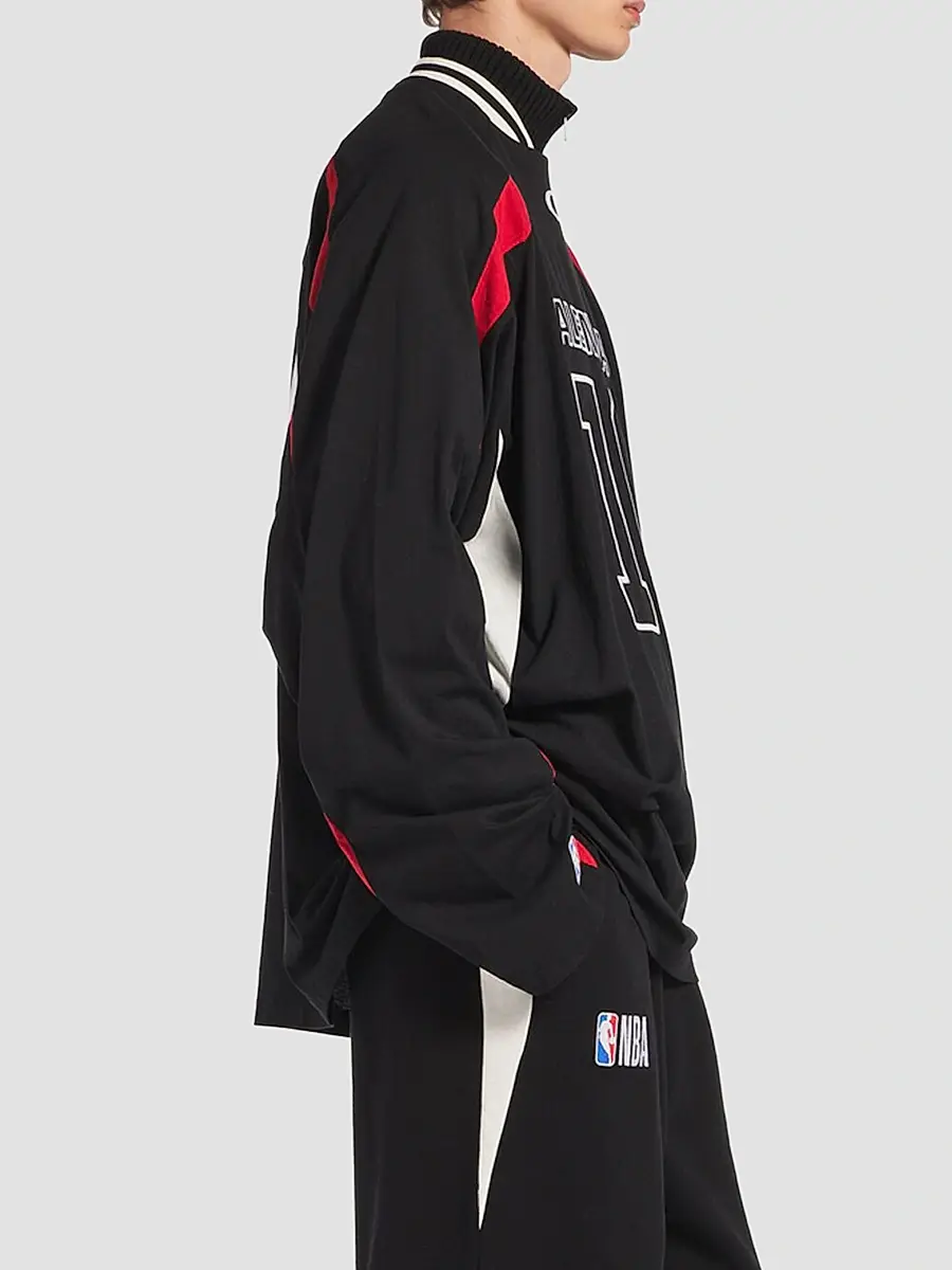 Balenciaga Men's / NBA Collaboration Oversized Long Sleeve T-Shirt | Thumbnail 5 Balenciaga Men's / NBA Collaboration Oversized Long Sleeve T-Shirt | Thumbnail 5