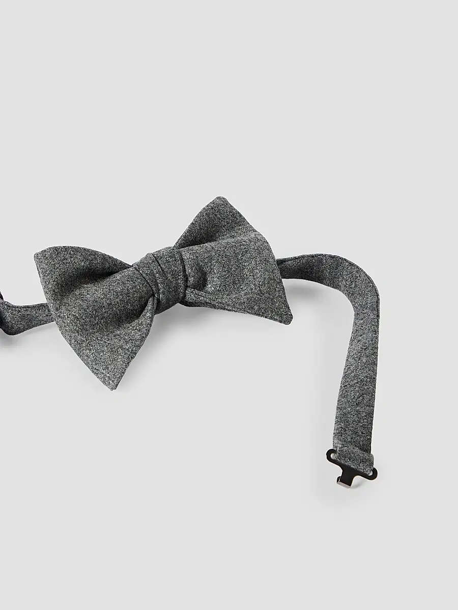 Brunello Cucinelli Men's Wool, Silk and Cashmere Lightweight Flannel Bow Tie | Thumbnail 2 Brunello Cucinelli Men's Wool, Silk and Cashmere Lightweight Flannel Bow Tie | Thumbnail 2