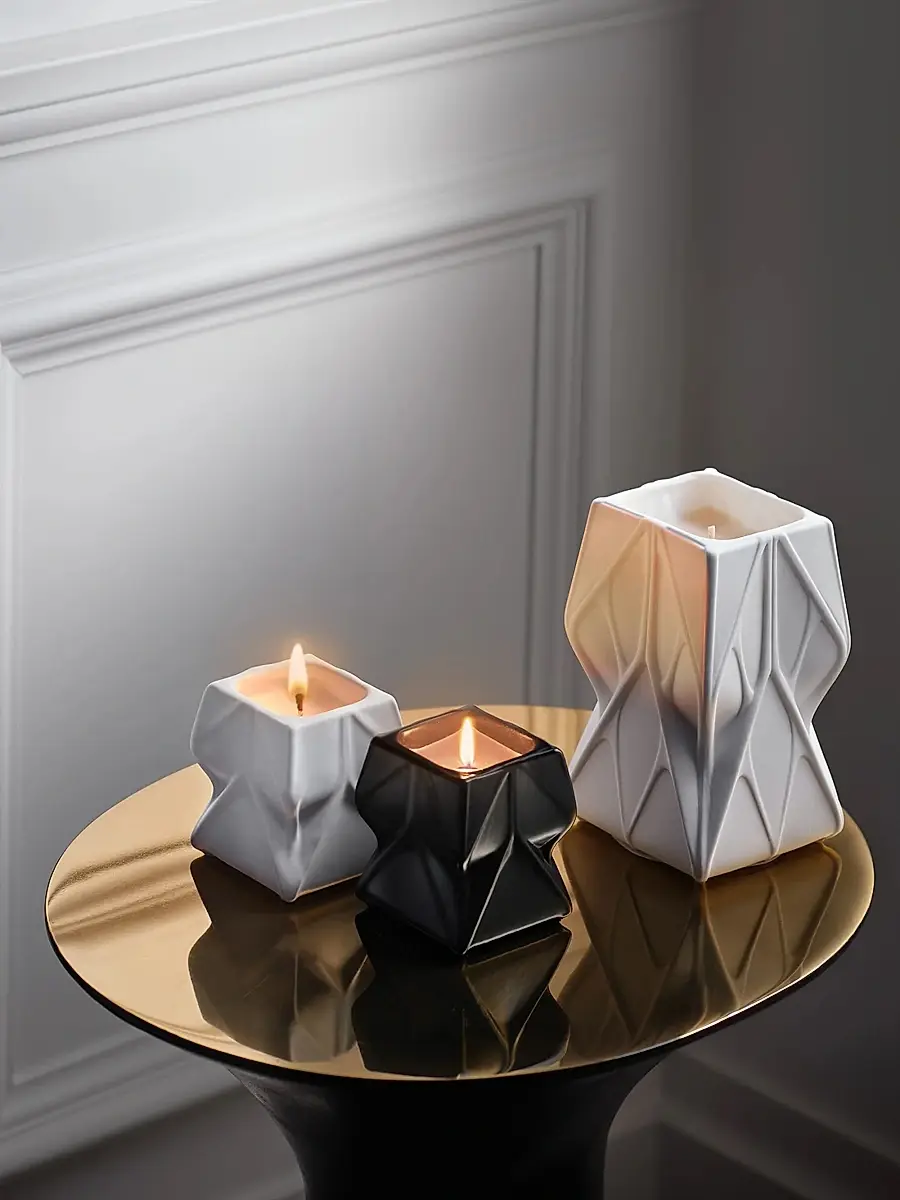 Zaha Hadid Design Prime Scented Candle Duo | Thumbnail 4 Zaha Hadid Design Prime Scented Candle Duo | Thumbnail 4