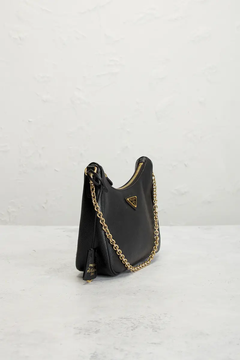 Prada Saffiano Re-Edition 2005 Shoulder Bag | Thumbnail 4 Prada Saffiano Re-Edition 2005 Shoulder Bag | Thumbnail 4