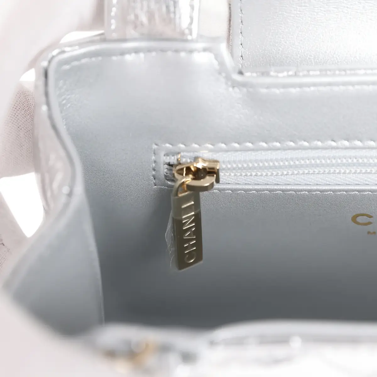 Chanel Chanel Small Kelly Shopper Silver Metallic Calfskin Light Gold Hardware | Thumbnail 10 Chanel Chanel Small Kelly Shopper Silver Metallic Calfskin Light Gold Hardware | Thumbnail 10