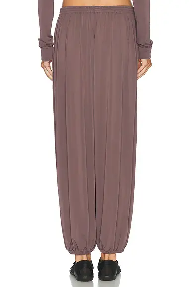 NikeSKIMS Stretch Knit Harem Pant | Thumbnail 5 NikeSKIMS Stretch Knit Harem Pant | Thumbnail 5