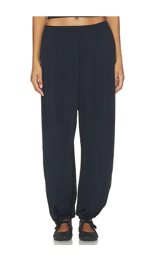 NikeSKIMS Stretch Knit Harem Pants | Image 1 NikeSKIMS Stretch Knit Harem Pants | Image 1