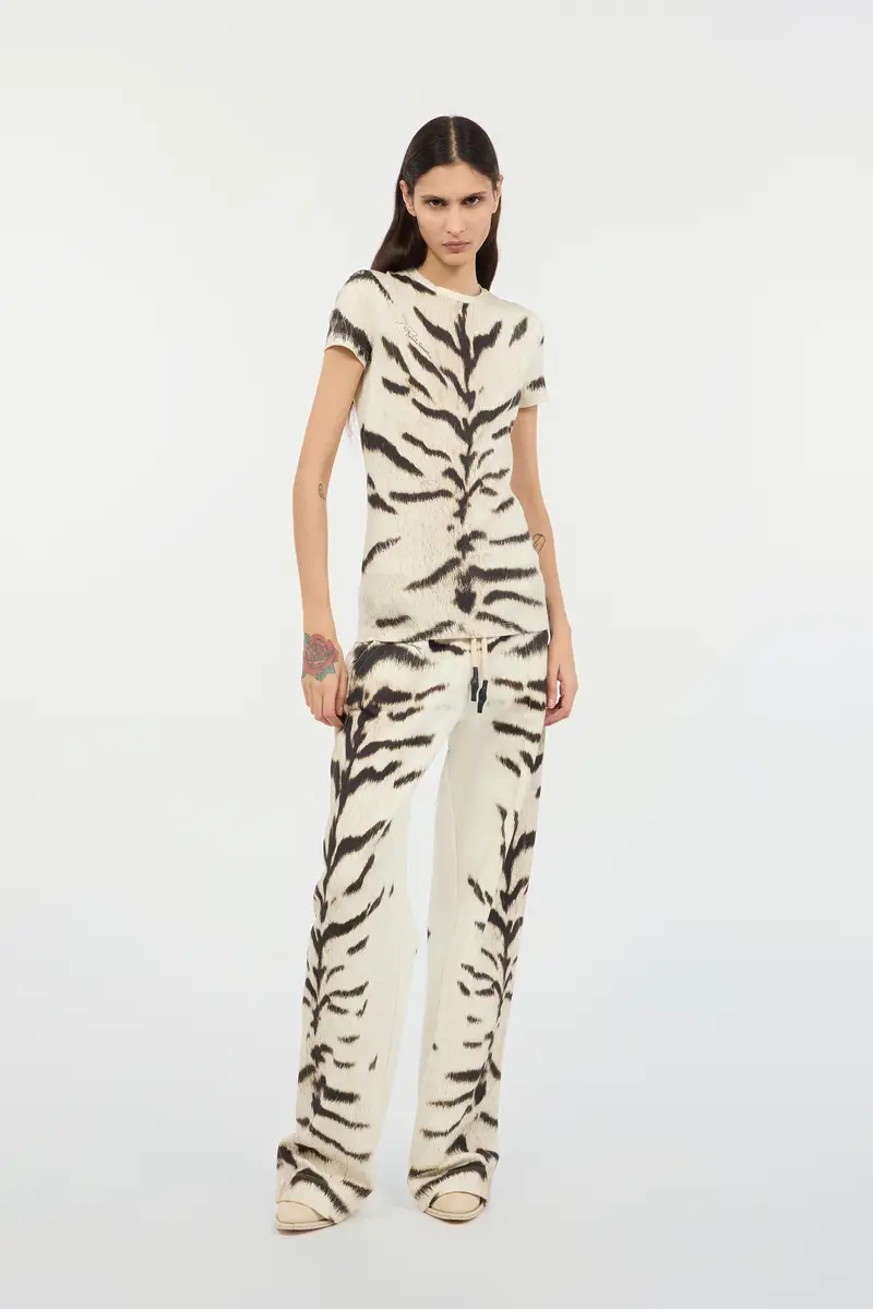 Roberto Cavalli Woman T-Shirt With White Tigresse OGAT X Roberto Cavalli Print | Thumbnail 4 Roberto Cavalli Woman T-Shirt With White Tigresse OGAT X Roberto Cavalli Print | Thumbnail 4