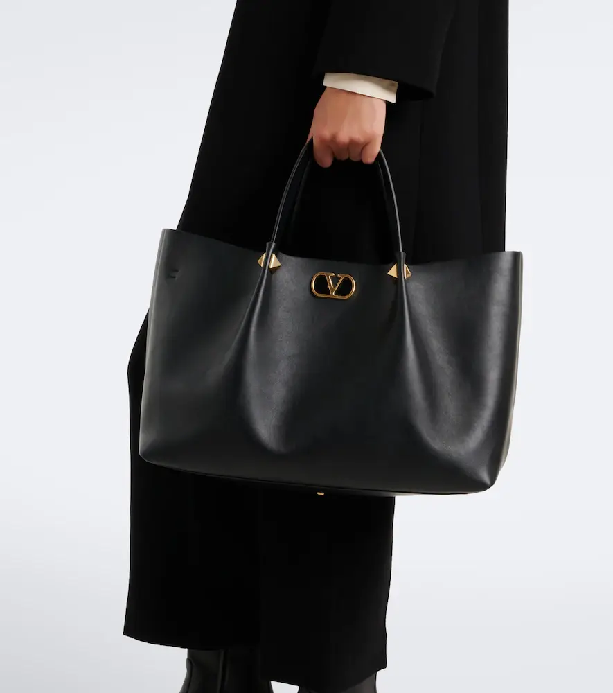 Valentino Garavani VLogo Signature Large leather tote bag | Thumbnail 6