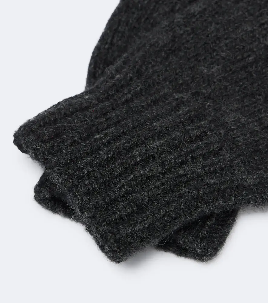 The Row Pleon cashmere gloves | Thumbnail 2 The Row Pleon cashmere gloves | Thumbnail 2