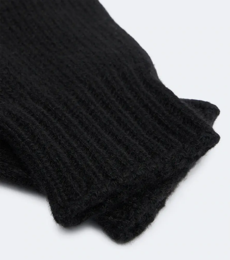 The Row Pleon cashmere gloves | Thumbnail 2 The Row Pleon cashmere gloves | Thumbnail 2