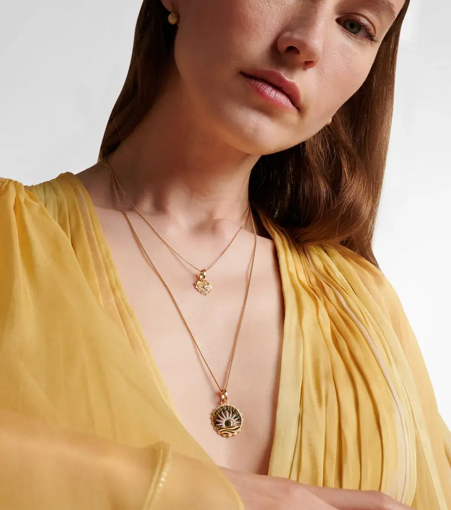 Foundrae Heart Love Token Mini 18kt gold pendant with diamonds | Thumbnail 3 Foundrae Heart Love Token Mini 18kt gold pendant with diamonds | Thumbnail 3