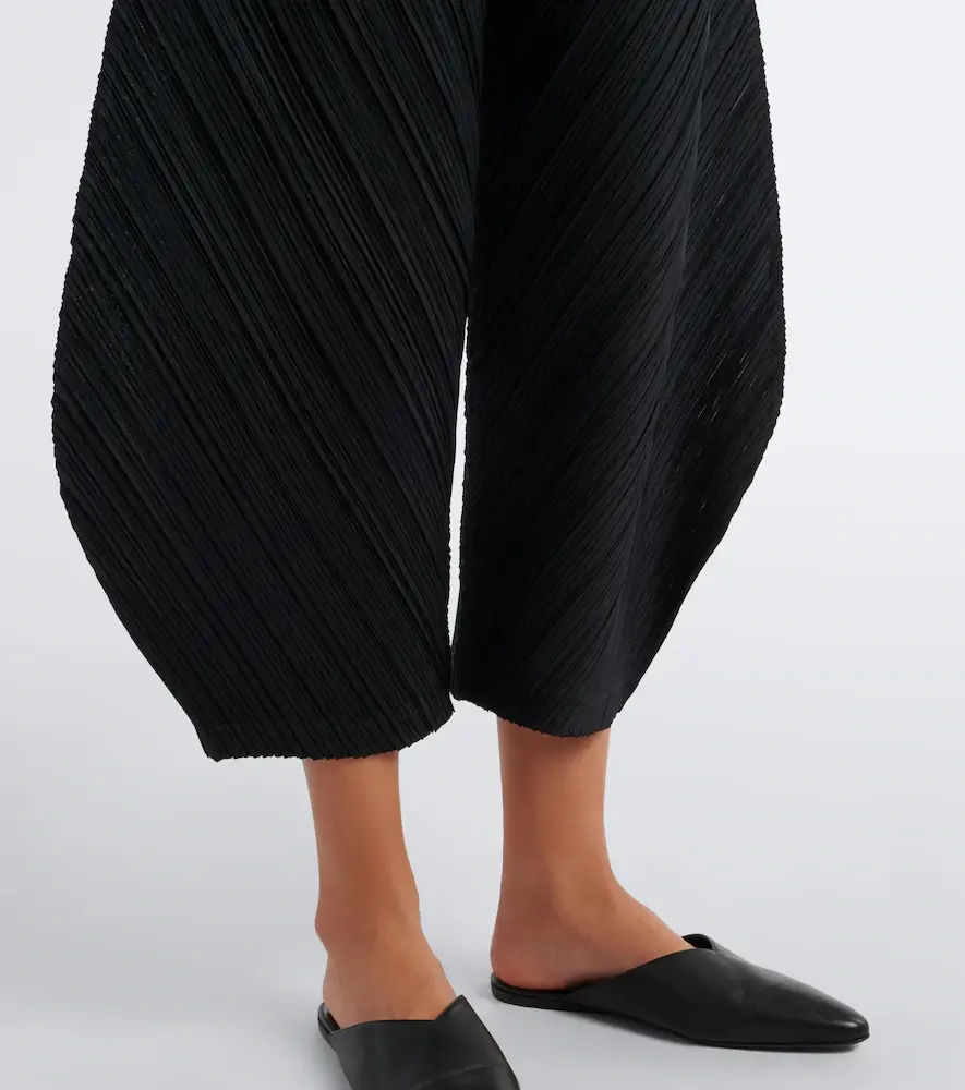 Pleats Please Issey Miyake Monthly Colors: July pleated barrel-leg pants | Thumbnail 4 Pleats Please Issey Miyake Monthly Colors: July pleated barrel-leg pants | Thumbnail 4