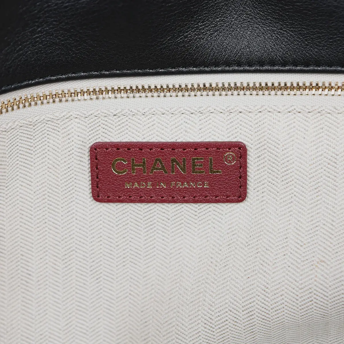 Chanel Chanel Maxi CC Cabas Hobo Bag Black Calfskin Gold Hardware | Thumbnail 8