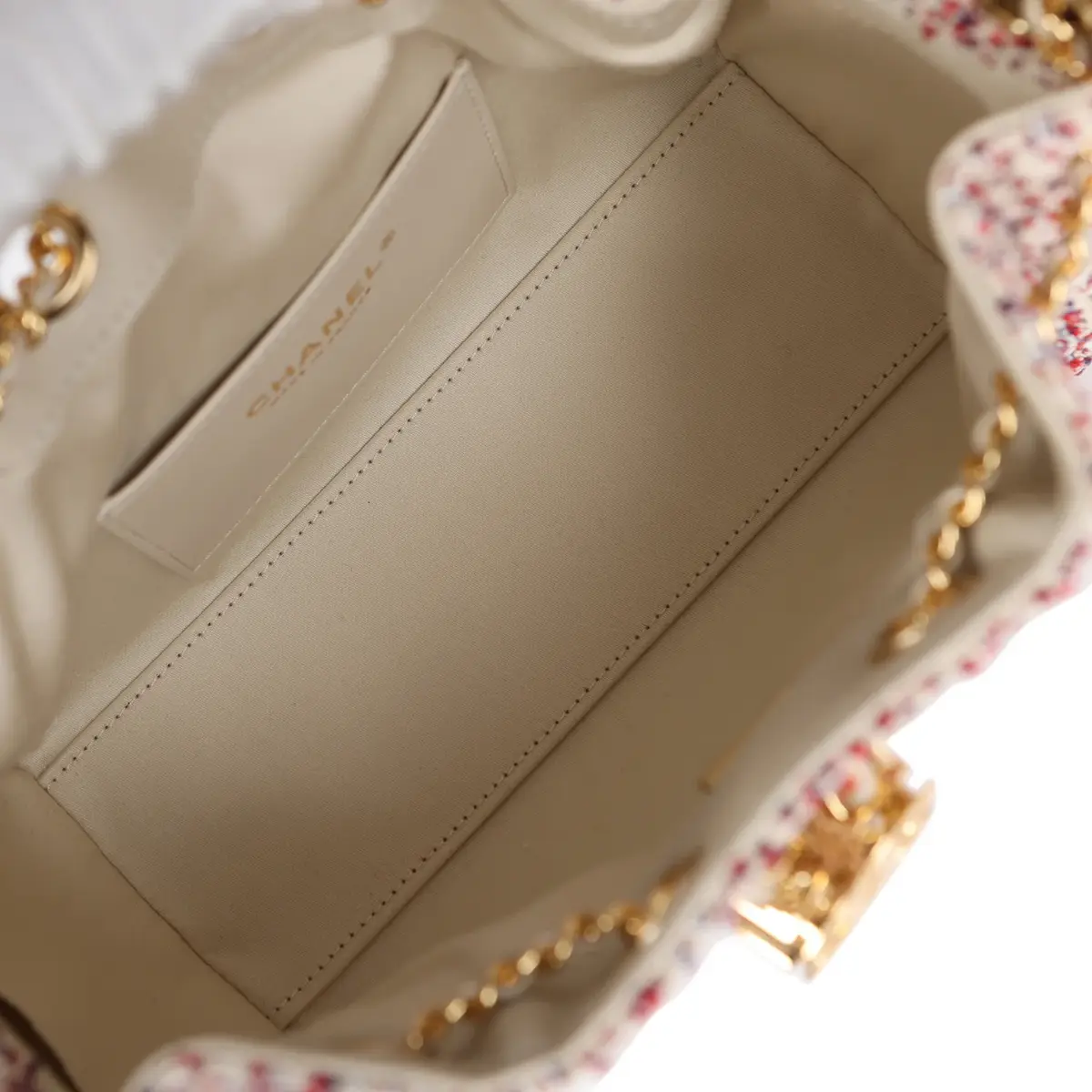 Chanel Chanel Mini 25 Hobo Bag Light Beige, Red, White Blue Tweed Boucle Gold Hardware | Thumbnail 9