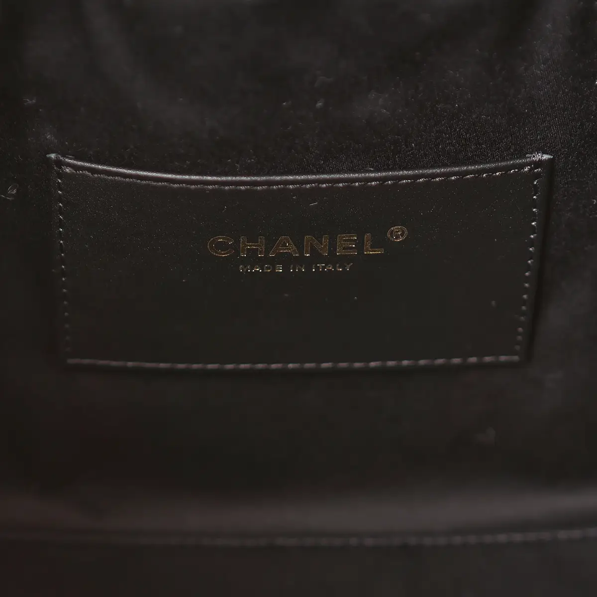 Chanel Chanel Small 25 Hobo Bag White, Black Tweed Gold Hardware | Thumbnail 8 Chanel Chanel Small 25 Hobo Bag White, Black Tweed Gold Hardware | Thumbnail 8
