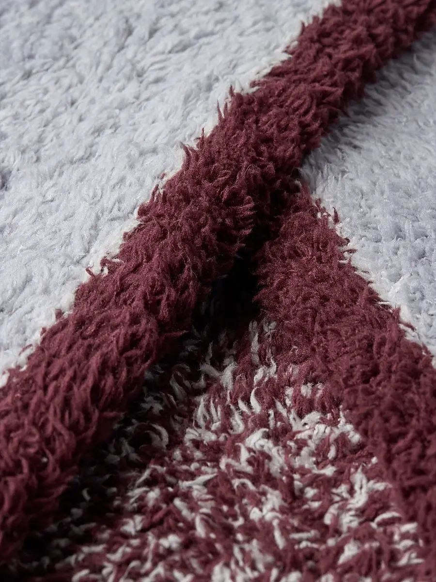 Barefoot Dreams CozyChic Belmar Border Throw Blanket | Thumbnail 4 Barefoot Dreams CozyChic Belmar Border Throw Blanket | Thumbnail 4