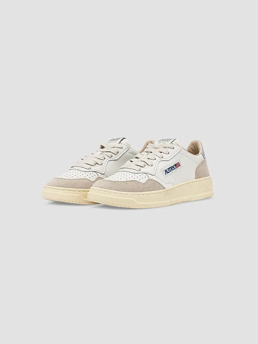 Autry Women's Medalist Leather Low-Top Sneakers | Thumbnail 2 Autry Women's Medalist Leather Low-Top Sneakers | Thumbnail 2