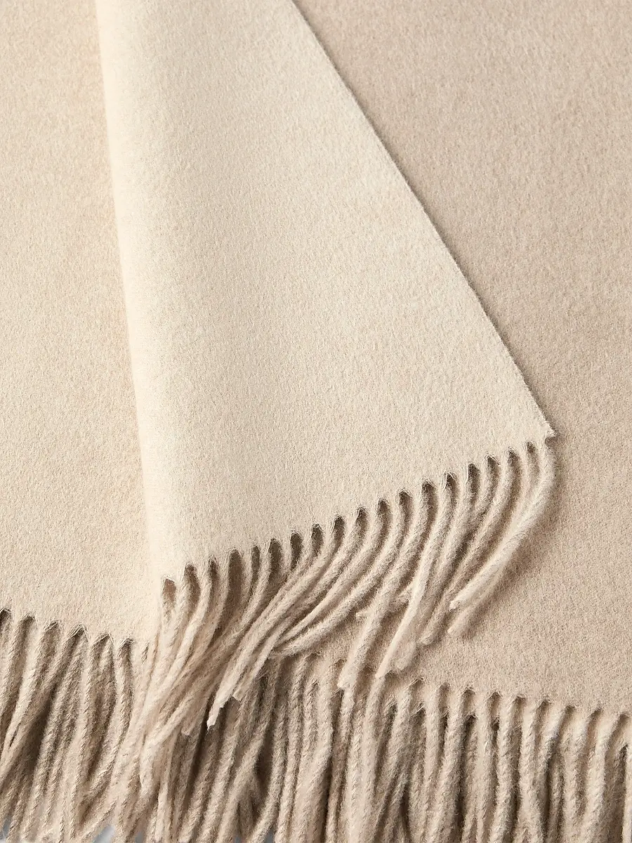 Brunello Cucinelli Two-Tone Cashmere Double Cloth Lightweight Throw | Thumbnail 3 Brunello Cucinelli Two-Tone Cashmere Double Cloth Lightweight Throw | Thumbnail 3
