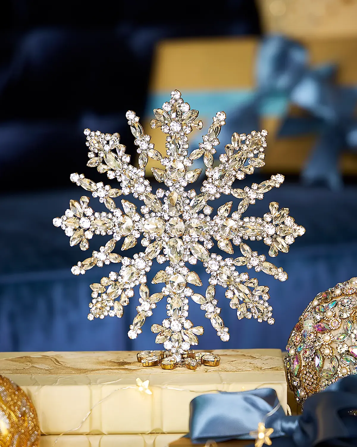 Exclusive Starry Snowflake Crystal Decoration
