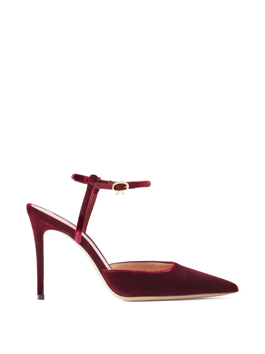 Gianvito Rossi Velvet 95 Pumps | Image 1 Gianvito Rossi Velvet 95 Pumps | Image 1