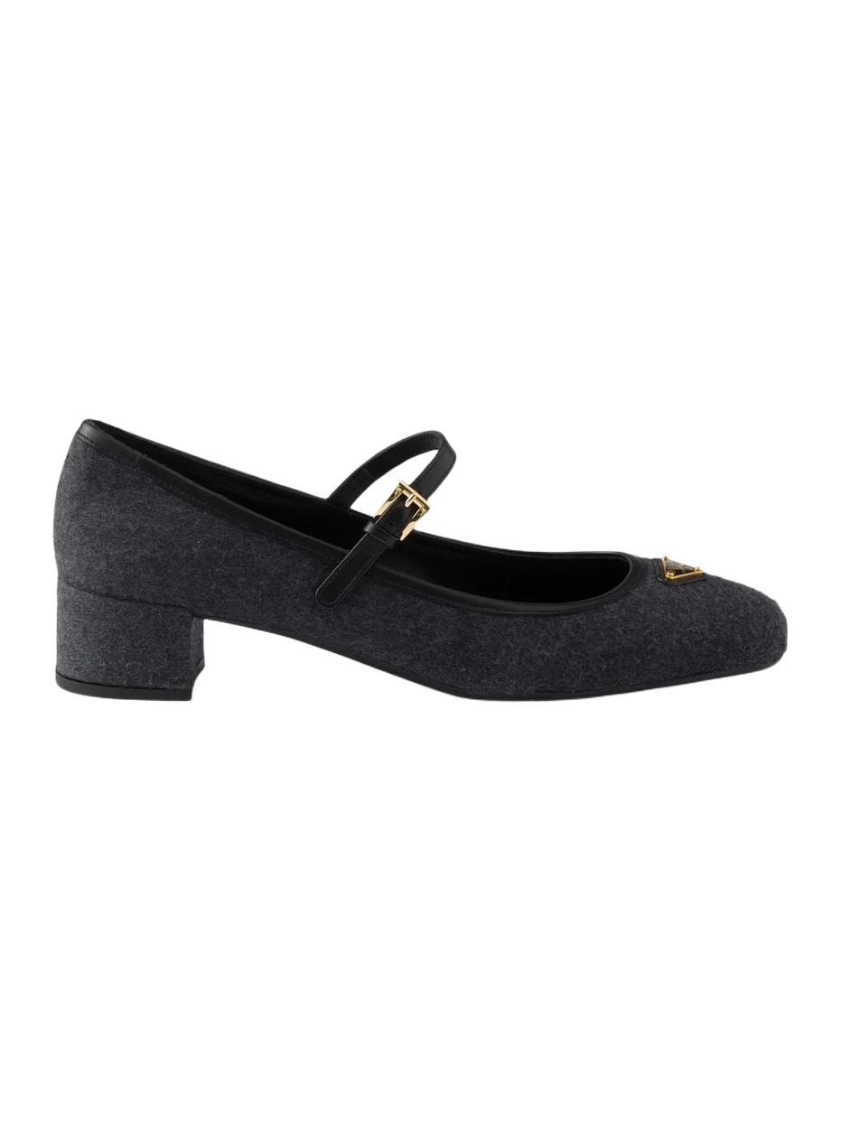 Women's Fabric Pumps