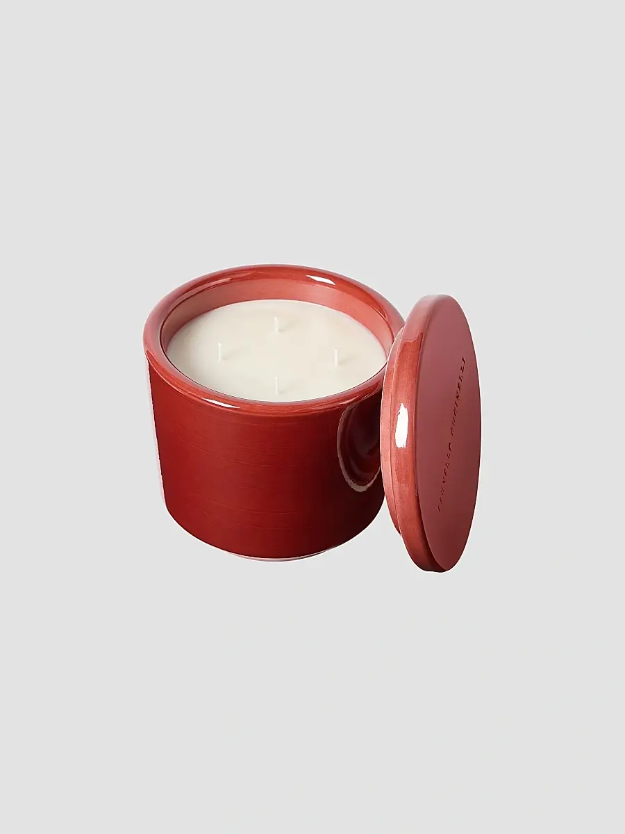 Brunello Cucinelli Maxi Scented Candle in Craquelé Ceramic Vessel with Lid - Firebrick | Thumbnail 2 Brunello Cucinelli Maxi Scented Candle in Craquelé Ceramic Vessel with Lid - Firebrick | Thumbnail 2