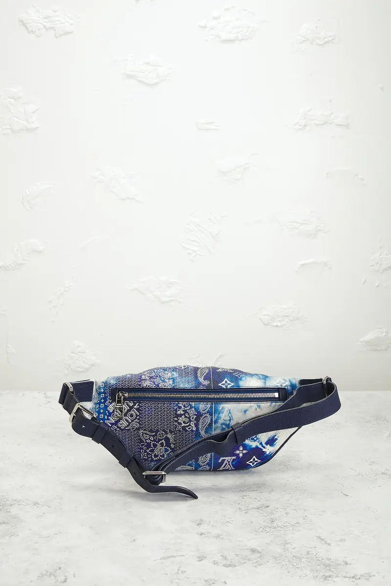 Louis Vuitton Louis Vuitton Monogram Bandana Discovery Bum Bag | Thumbnail 3 Louis Vuitton Louis Vuitton Monogram Bandana Discovery Bum Bag | Thumbnail 3