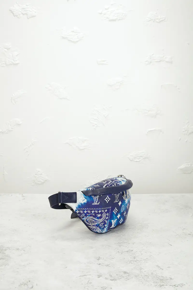 Louis Vuitton Louis Vuitton Monogram Bandana Discovery Bum Bag | Thumbnail 4 Louis Vuitton Louis Vuitton Monogram Bandana Discovery Bum Bag | Thumbnail 4