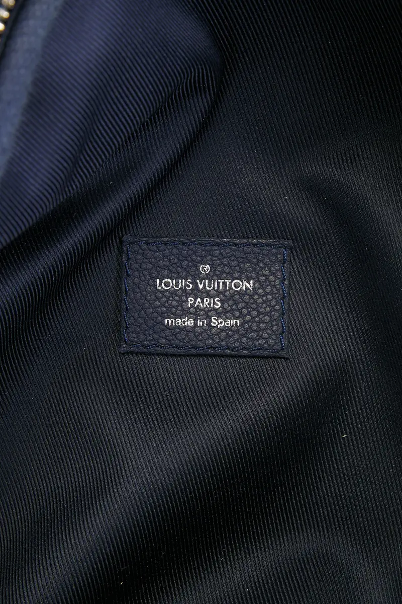 Louis Vuitton Louis Vuitton Monogram Bandana Discovery Bum Bag | Thumbnail 5 Louis Vuitton Louis Vuitton Monogram Bandana Discovery Bum Bag | Thumbnail 5