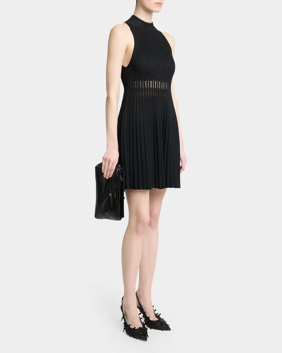 Givenchy Antigona Slouchy Clutch Bag in Leather | Thumbnail 4 Givenchy Antigona Slouchy Clutch Bag in Leather | Thumbnail 4