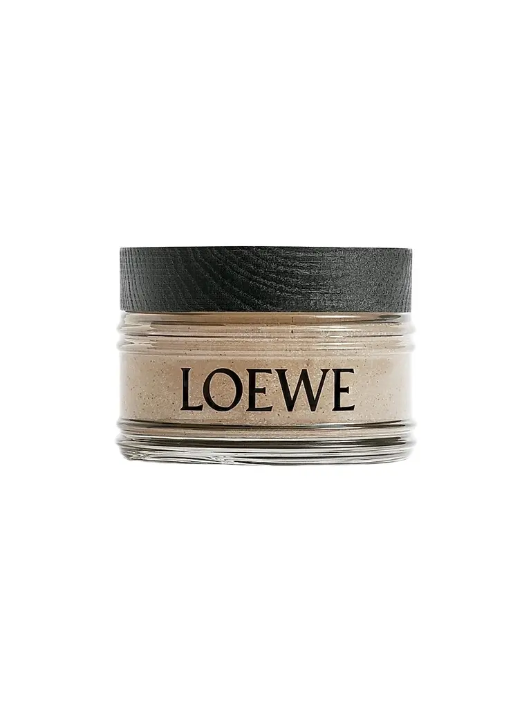LOEWE PERFUMES Tomato Leaves Body Scrub | Image 1 LOEWE PERFUMES Tomato Leaves Body Scrub | Image 1