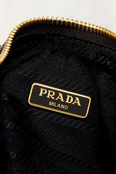 Prada Saffiano Re-Edition 2005 Shoulder Bag | Thumbnail 6 Prada Saffiano Re-Edition 2005 Shoulder Bag | Thumbnail 6
