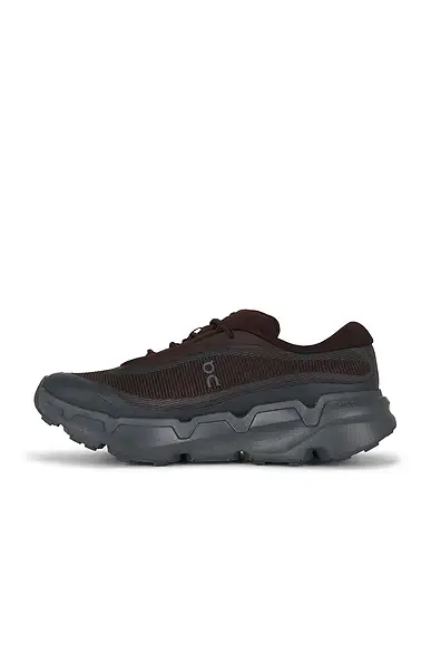 ON Cloudsoma Hike | Thumbnail 5