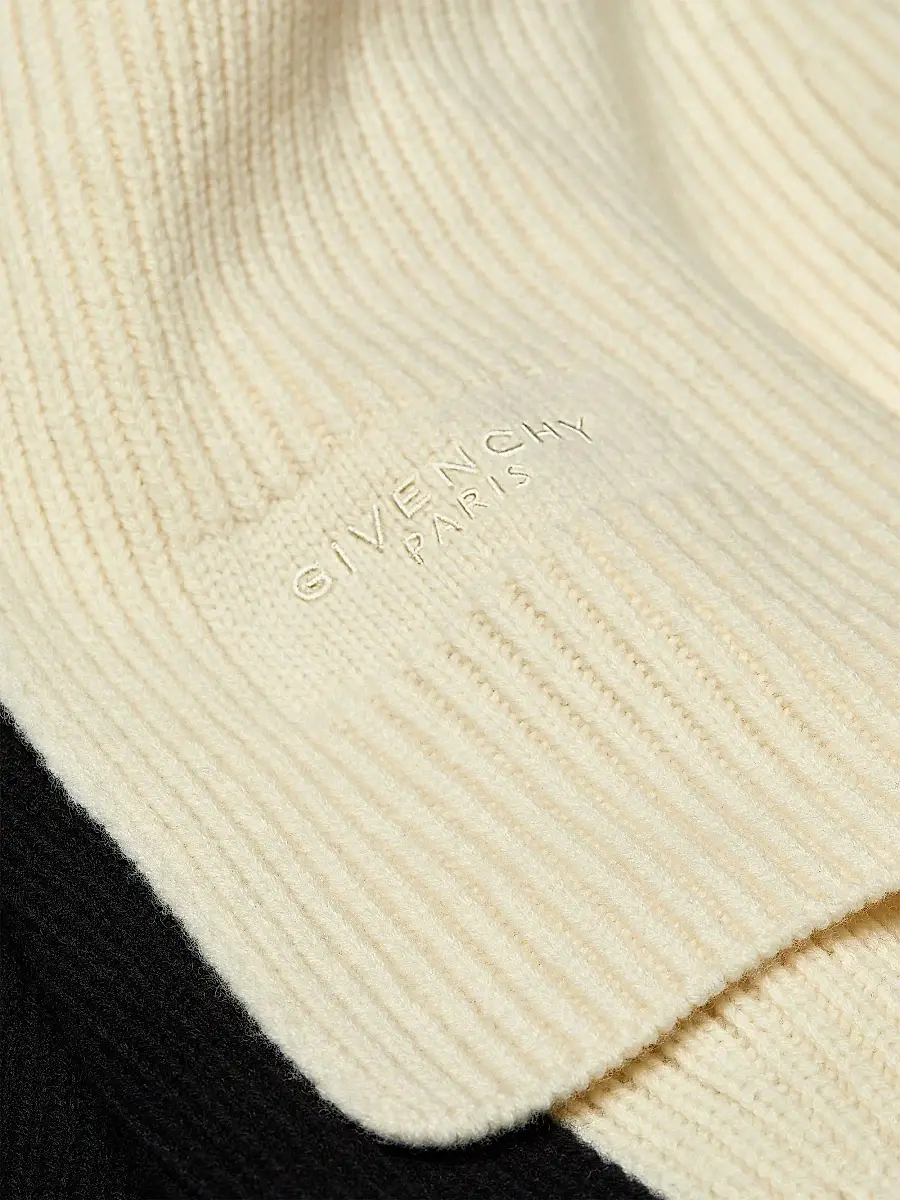 Givenchy Men's Bicolor Scarf in Wool and Cashmere - Black Ivory | Thumbnail 2 Givenchy Men's Bicolor Scarf in Wool and Cashmere - Black Ivory | Thumbnail 2