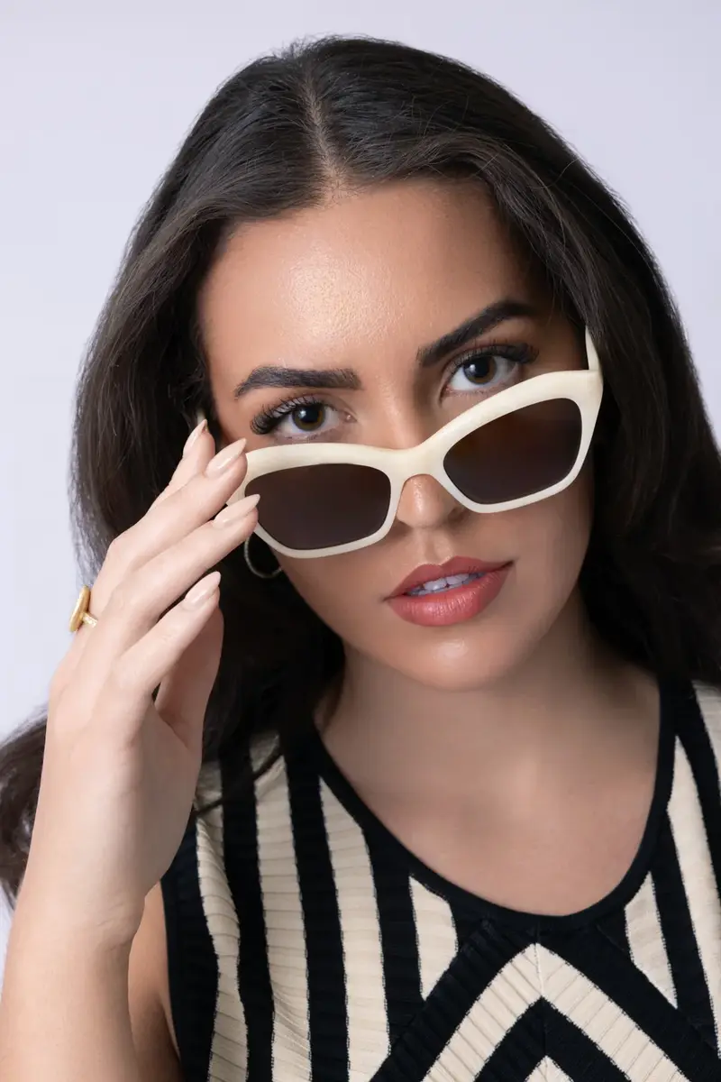 VALENTINO ACCESSORIES Cat Eye Sunglasses | Thumbnail 3 VALENTINO ACCESSORIES Cat Eye Sunglasses | Thumbnail 3