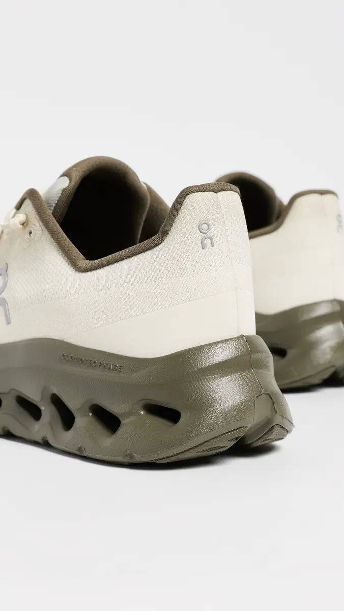 ON Cloudtilt Sneakers | Thumbnail 3