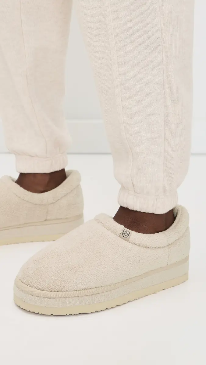 Brunch Puff XXL Slippers | Thumbnail 3 Brunch Puff XXL Slippers | Thumbnail 3