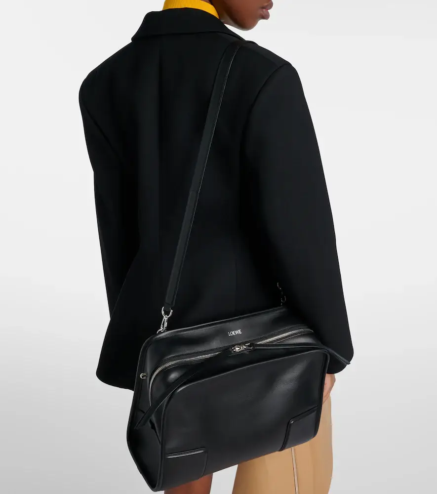 Loewe Amazona 180 Large leather top-handle bag | Thumbnail 6 Loewe Amazona 180 Large leather top-handle bag | Thumbnail 6