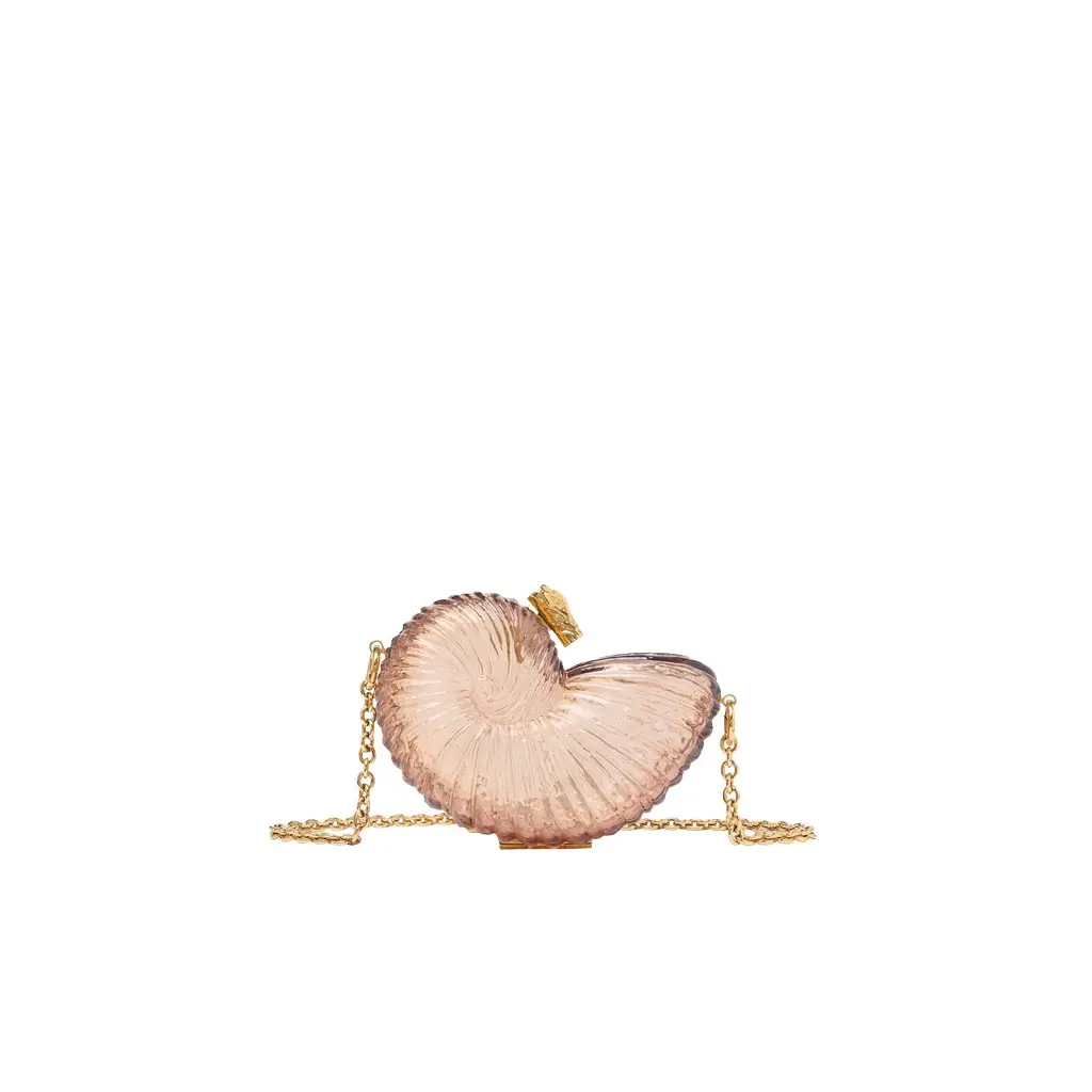 Chloé Sea Treasures shell minaudière in plexiglass | Image 1 Chloé Sea Treasures shell minaudière in plexiglass | Image 1