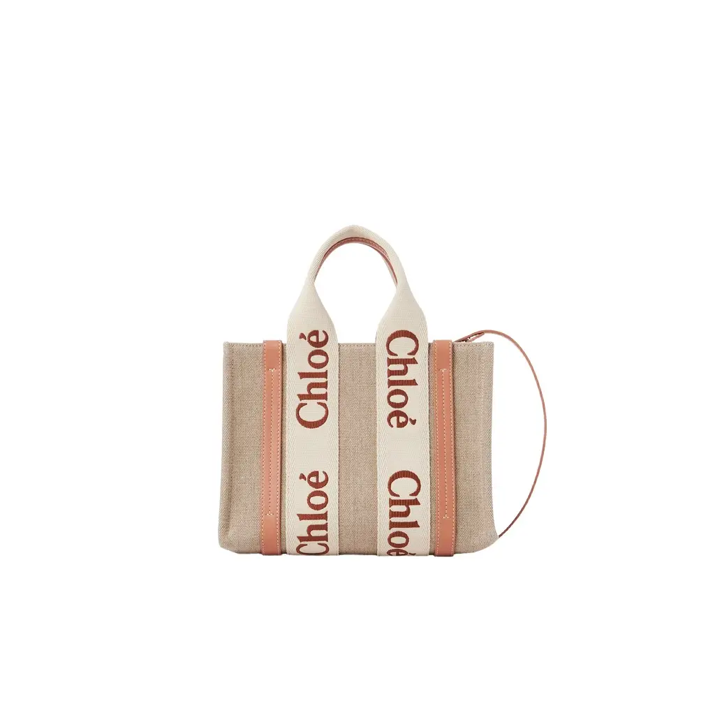 Chloé Small Woody tote bag in linen | Image 1 Chloé Small Woody tote bag in linen | Image 1