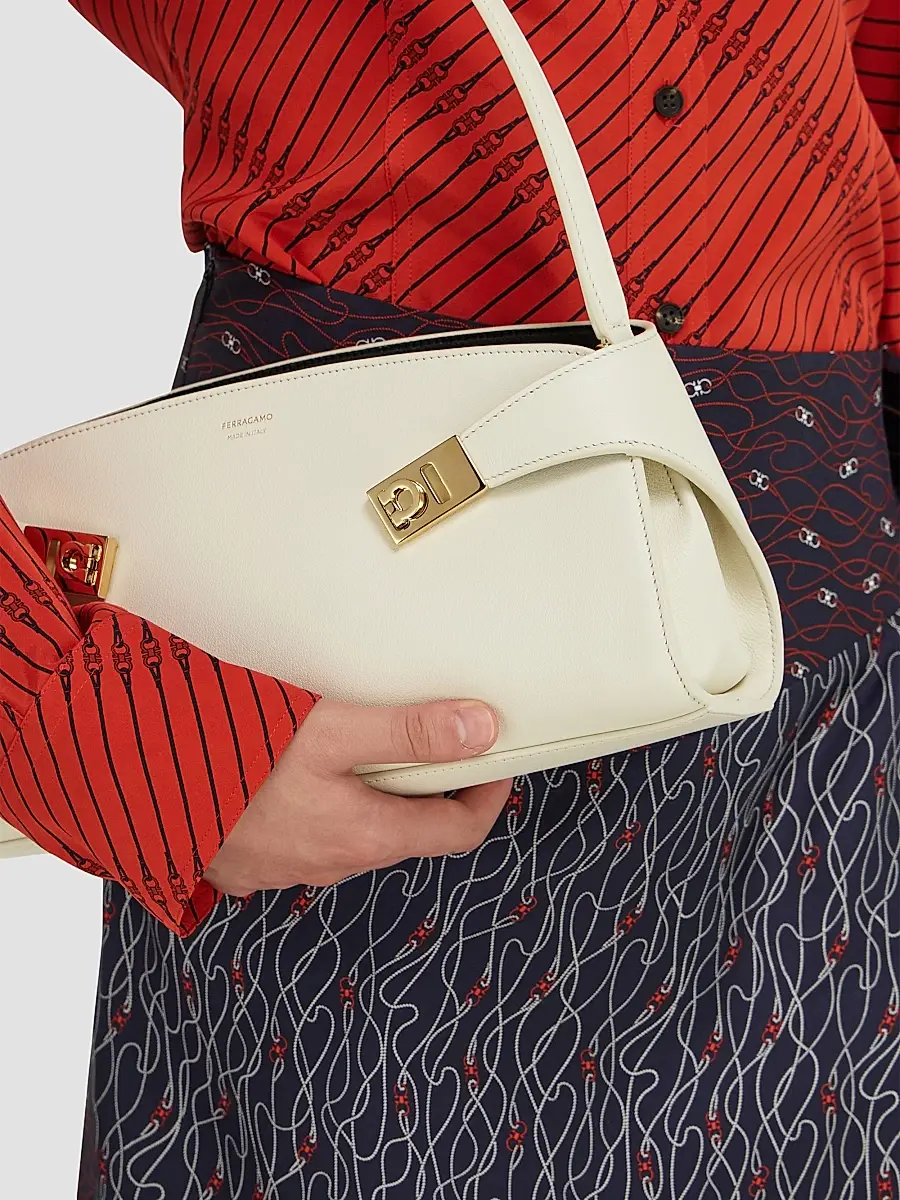 Ferragamo Women's East-West Hug Leather Shoulder Bag | Thumbnail 3 Ferragamo Women's East-West Hug Leather Shoulder Bag | Thumbnail 3