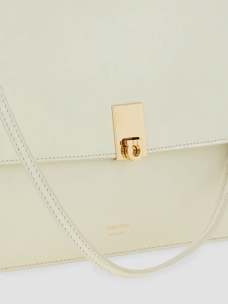 Ferragamo Women's Cara Medium Leather Shoulder Bag | Thumbnail 7 Ferragamo Women's Cara Medium Leather Shoulder Bag | Thumbnail 7