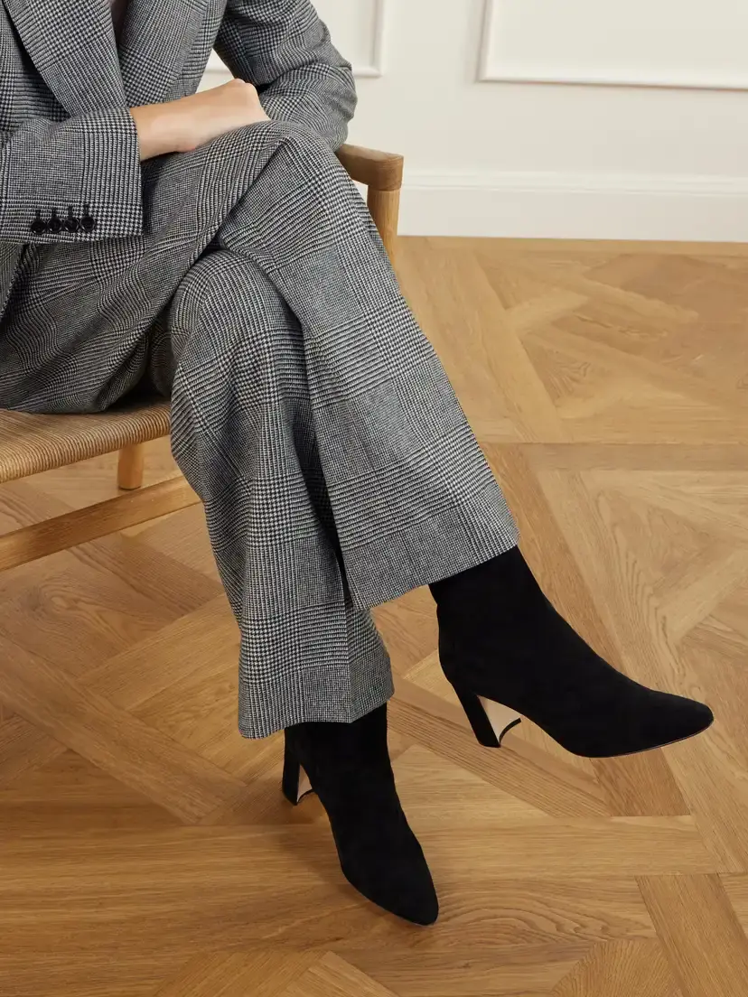Manolo Blahnik Rosie 70 Suede Ankle Boots | Thumbnail 2 Manolo Blahnik Rosie 70 Suede Ankle Boots | Thumbnail 2