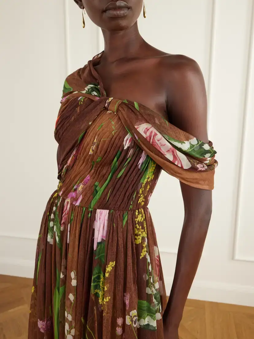 Oscar de la Renta Off-the-shoulder Pleated Floral-print Silk-chiffon Gown | Thumbnail 4 Oscar de la Renta Off-the-shoulder Pleated Floral-print Silk-chiffon Gown | Thumbnail 4