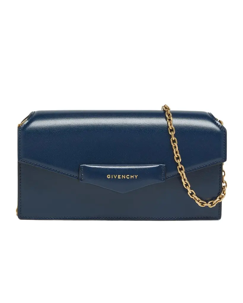 Givenchy Antigona Leather Wallet on Chain | Image 1 Givenchy Antigona Leather Wallet on Chain | Image 1
