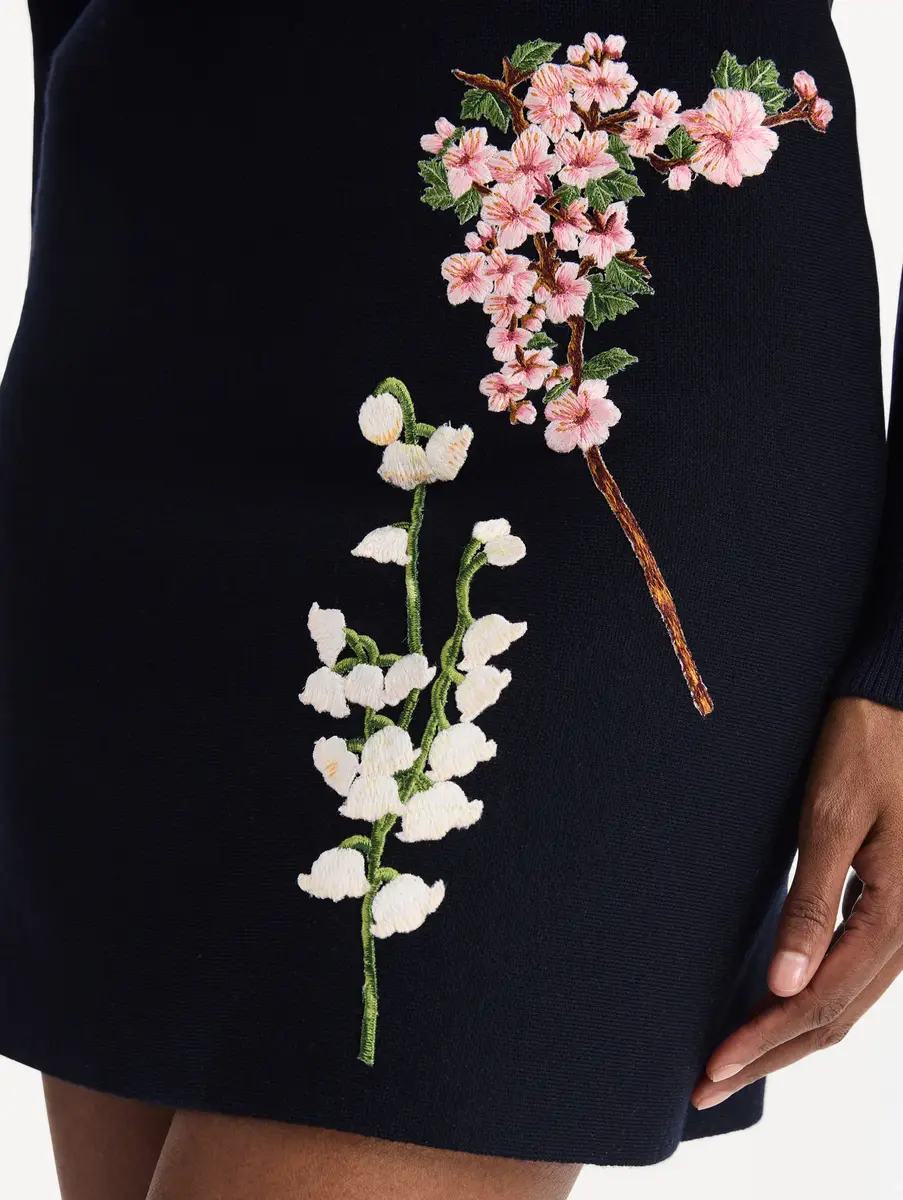 Oscar de la Renta Mixed Botanical Embroidered Dress | Thumbnail 4 Oscar de la Renta Mixed Botanical Embroidered Dress | Thumbnail 4