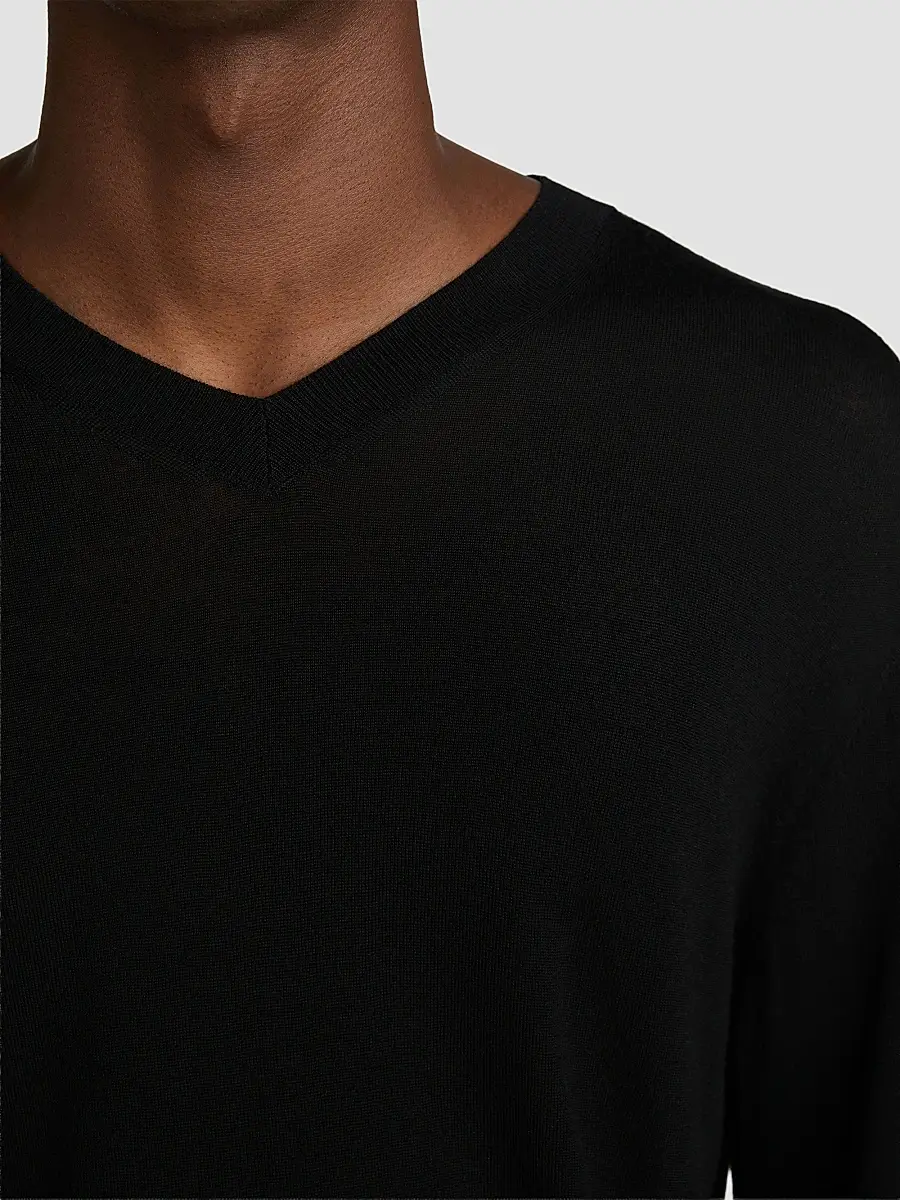 Frame Men's Fine Gauge Wool-Cashmere V-Neck Sweater | Thumbnail 4