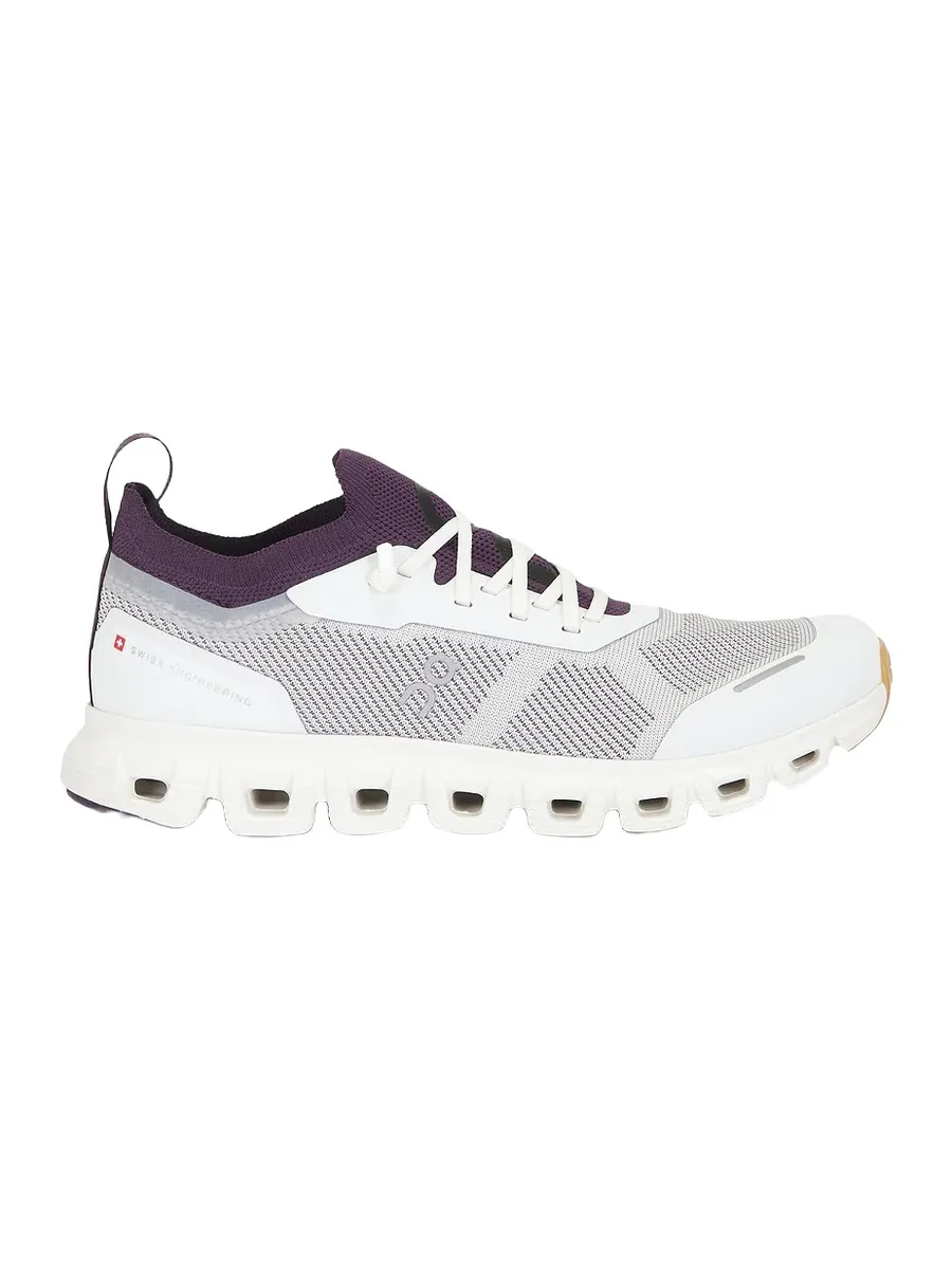 ON Cloud 6 Versa Sneaker