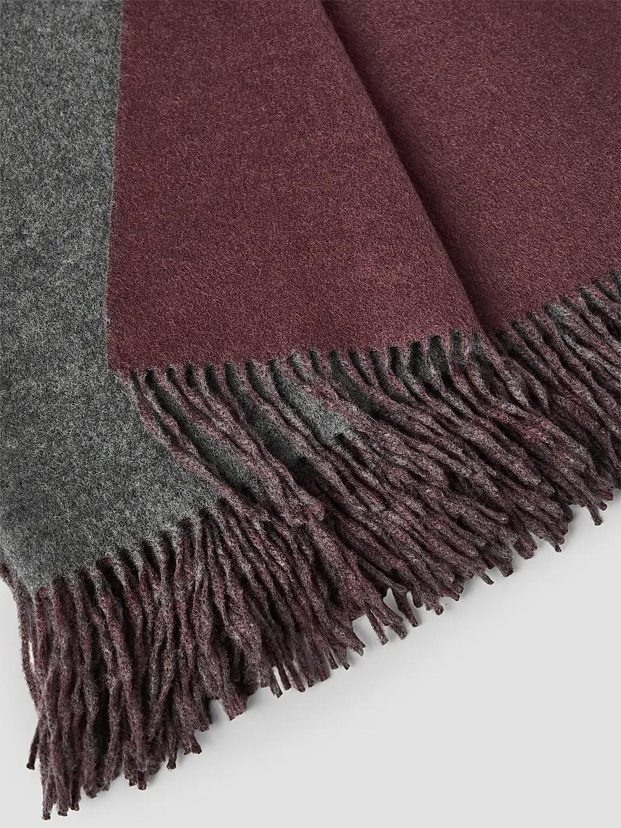 Brunello Cucinelli Two-Tone Cashmere Double Cloth Lightweight Throw | Thumbnail 3 Brunello Cucinelli Two-Tone Cashmere Double Cloth Lightweight Throw | Thumbnail 3
