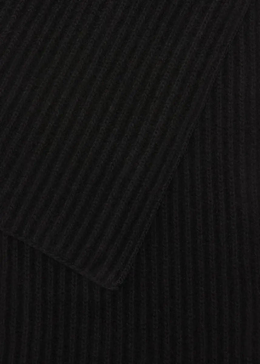 Bergdorf Goodman Ribbed Cashmere Scarf | Thumbnail 4 Bergdorf Goodman Ribbed Cashmere Scarf | Thumbnail 4